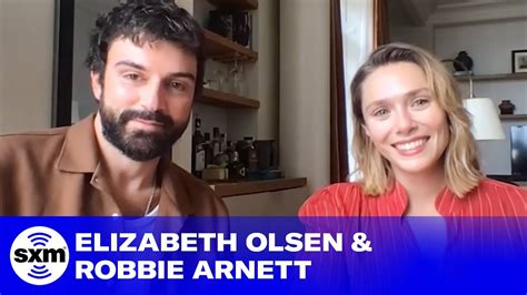 Elizabeth Olsen & Robbie Arnett Reveal They Eloped Before Pandemic ...