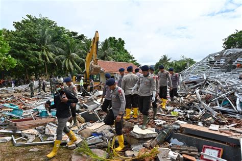 No warning, no escape for victims of Indonesia tsunami | New Straits ...