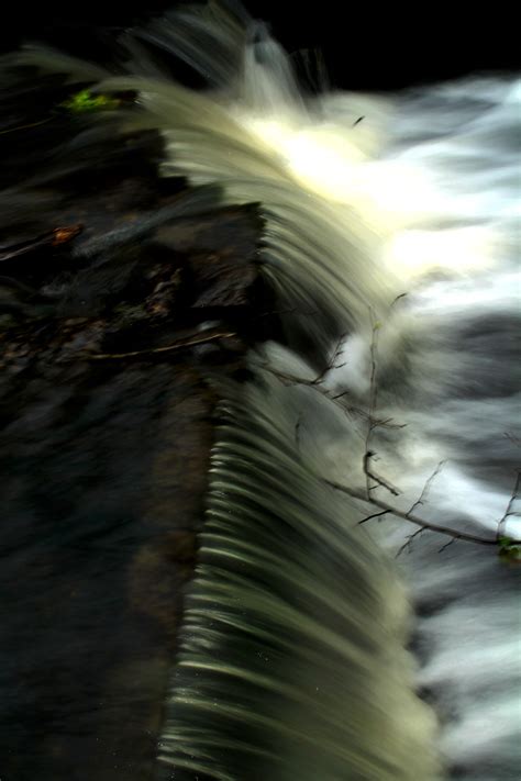 Photoshop waterfall motion blur | howeg009