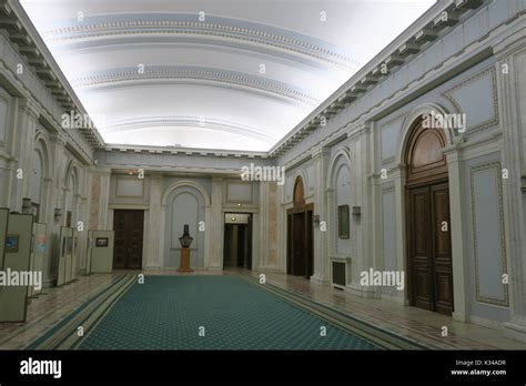 Luxurious interior of Romanian parliament Stock Photo - Alamy