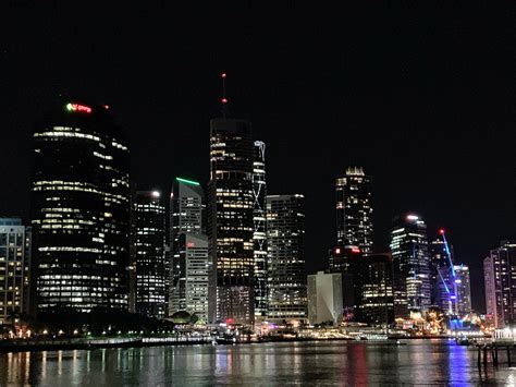 Brisbane skyline at night [OC] : r/pics