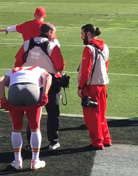 Travis Kelce has a VERY cheeky response to heckling Patriots fans as ...