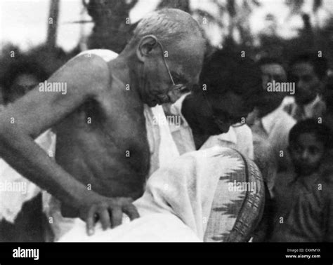 Mahatma Gandhi support two people bombay india May 1944 Stock Photo - Alamy