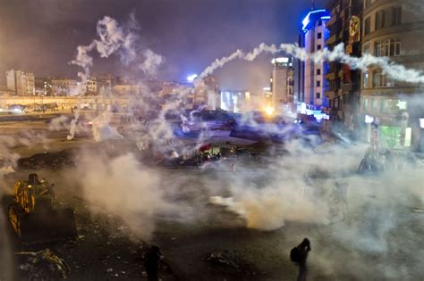 Taksim clashes continue into the night | The Times of Israel