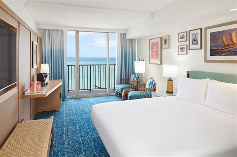 Rooms & suites with ocean views | Outrigger Reef Waikiki Beach Resort