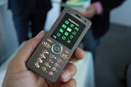 Sony Ericsson GreenHeart Concept Phone Should Save the Planet - Concept ...