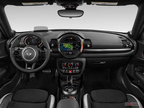 2023 MINI Cooper Clubman Pictures: | U.S. News