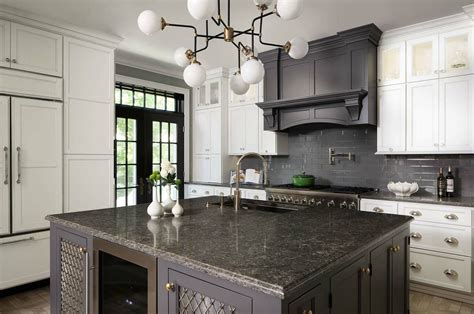 30 Stylish and elegant kitchens with light and dark contrasts | Colorful kitchen backsplash ...