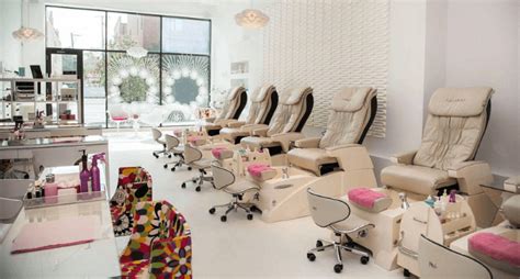 15 Inspiring Nail Salon Design Ideas for 2025 to Elevate Your Space | zolmi.com