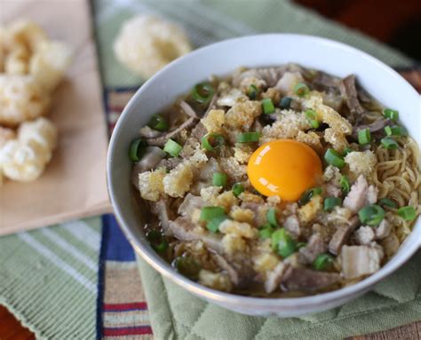 Iloilo's Best La Paz Batchoy Recipe | Just A Pinch Recipes