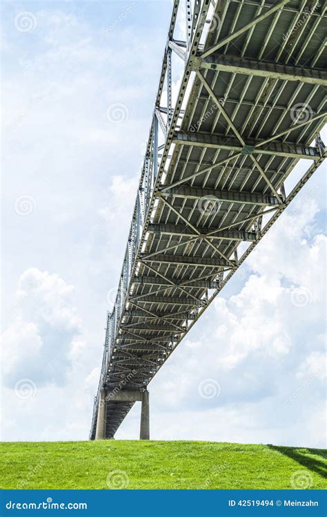 Bridge Across the Mississippi Stock Photo - Image of small, river: 42519494