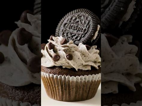 Oreo Biscuit Cupcake