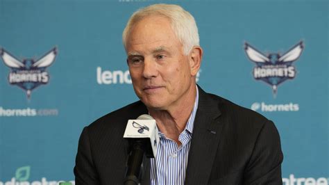 Wife of Hornets GM Mitch Kupchak files for divorce