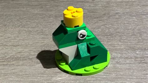 How to build a LEGO frog - Step by Step - YouTube