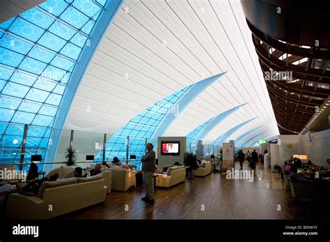 Dubai Airport Terminal 3 Emirates Business Class Lounge - businesser