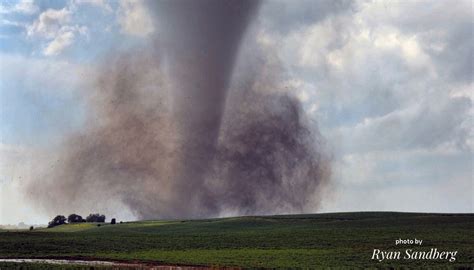 Jon Davies Severe Weather Notes: EF4 tornado in Minnesota on July 8, 2020 - a rather subtle ...