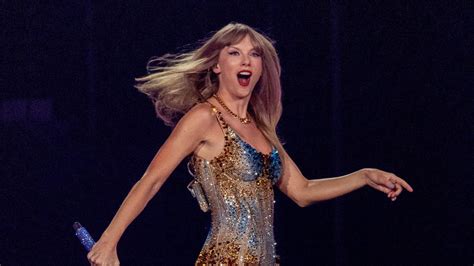 Taylor Swift suffers awkward wardrobe malfunction live on stage – and you won't believe what she ...