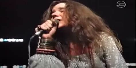 Janis Joplin Dances With The Crowd While Singing "Piece Of My Heart"