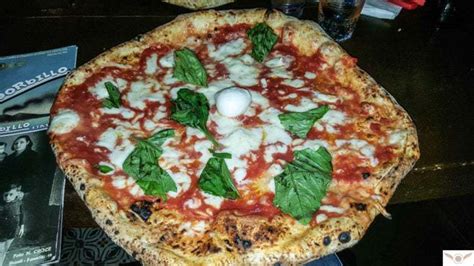 THE BEST PIZZA IN THE WORLD: TOP 5 PLACES IN NAPLES, ITALY