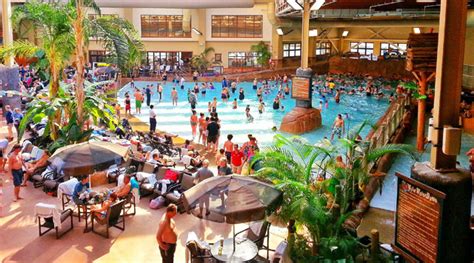 Wilderness at the Smokies Wild Waterdome Indoor Waterpark - Water Park Hotel Pigeon Forge