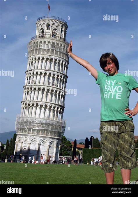 pisa, tourist, supporting, leaning tower of pisa, pisas, tourists ...