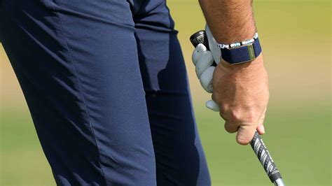 A 6-step plan to grip the golf club better than ever