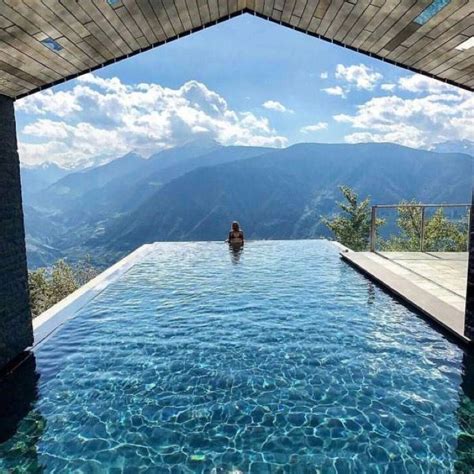 Luxurious Infinity Pool with Mountain View Amazing Swimming Pools ...