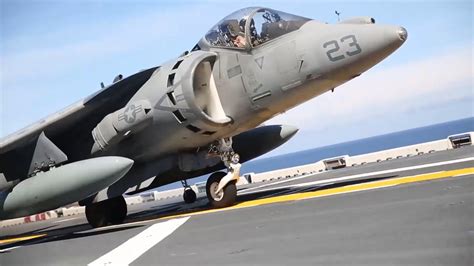 AV-8BハリアーII攻撃機・東シナ海で離着艦訓練 - AV-8B Harrier II Takeoff & Vertical Landing ...