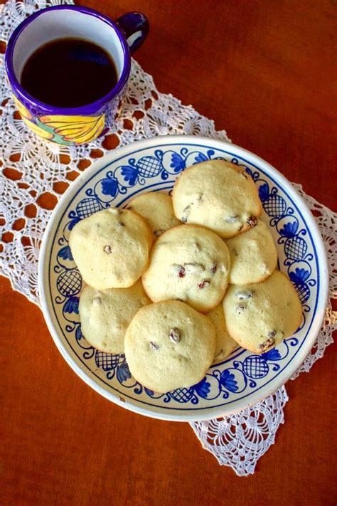 This Rum Raisins Cookies Recipe comes from Romania. The cookies are ...