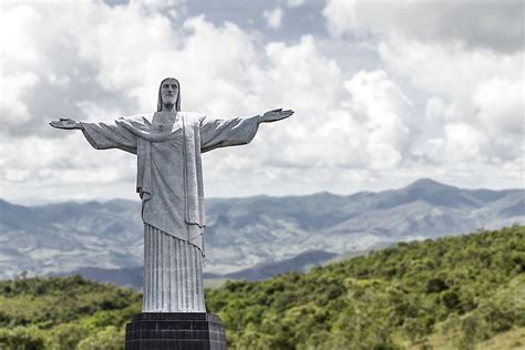 The Christ the Redeemer Statue - Rio de Janeiro, Brazil - WorldAtlas.com