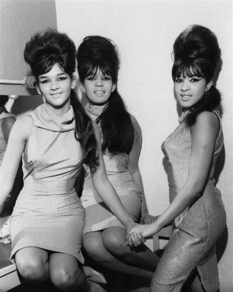 The Ronettes | ESOS AÑOS FELICES..DE MUSICA Y COLOR | Pinterest