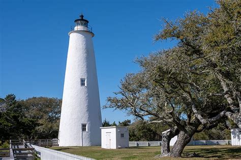 Ocracoke Lighthouse (How to Visit NC's Smallest Lighthouse!)