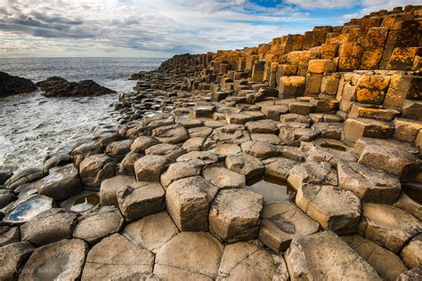 Basalt Columns at Giants Causeway, County Antrim, Northern Ireland[OC][7134x4761] : EarthPorn