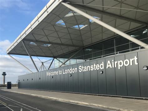 Stansted Airport Parking - can I keep my car keys? - Travel & Motoring Related Guides