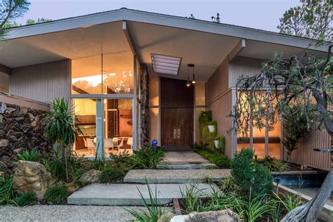 Mid Century Modern Home Entrance | Mid century modern house, Mid ...