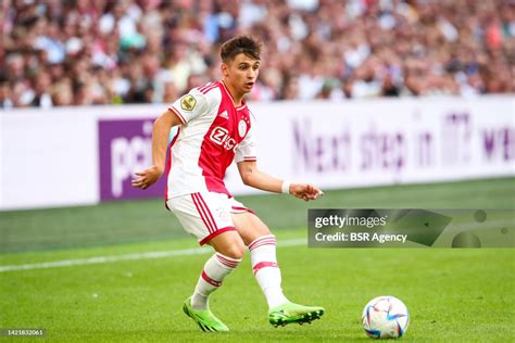 Father and coach Sergio Conceição must negotiate a deal with Ajax for ...