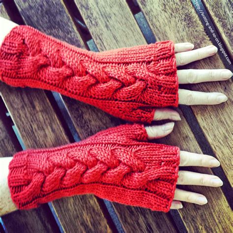 Knitting and so on: Helga Cabled Mitts