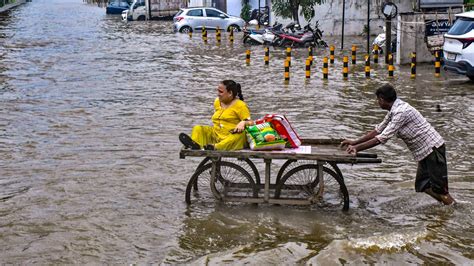 Gujarat rain: Flood-like situation in Vadodara; IMD predicts more showers | Details | Latest ...