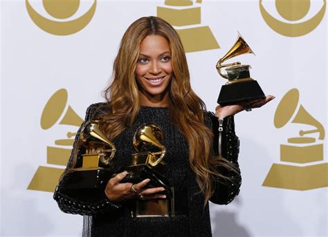 Top 10 Biggest Career Achievements by Beyoncé - Hooked On Everything