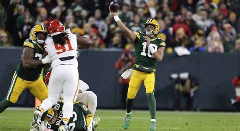 Love throws three touchdown passes, leads Packers past Chiefs for third ...