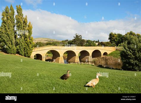 Richmond Bridge, Australia's oldest road bridge, Richmond, Tasmania ...