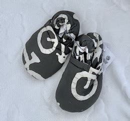 Unisex Babies Crawling Shoes-Charcoal Bikes Organic Cotton – Global Mamas In Oz