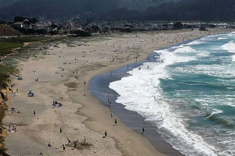 2 rescued at beach south of San Francisco, 1 dies at scene