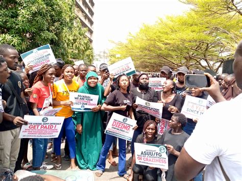 Nigerian students protest over ASUU strike (photos) - P.M. News