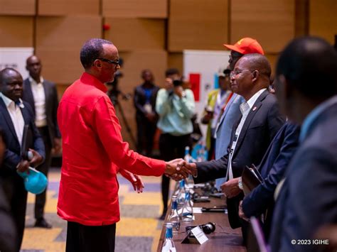 IGIHE on Twitter: "Umukuru w’Igihugu akaba na Chairman w’Umuryango wa FPR Inkotanyi, Paul Kagame ...