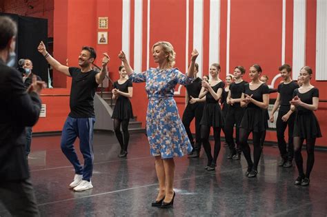 Russia's Zakharova Joins in with Ballet Dancing the Zebeikiko - GreekReporter.com