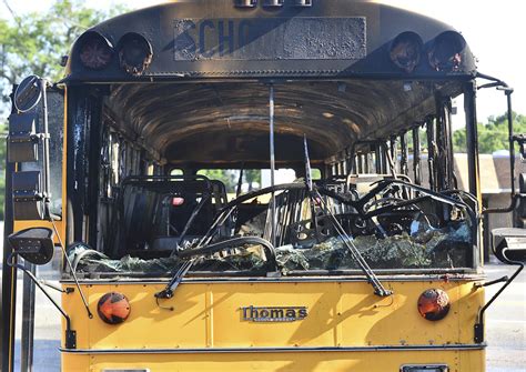 56 students escape South Carolina school bus blaze unhurt - National | Globalnews.ca