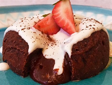 Better Than Sugar!® - Free Stevia Recipes | Chocolate Lava Cakes with Vanilla Cream Sauce Recipe