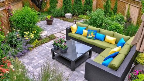 Small Square Garden Landscaping Ideas - YouTube