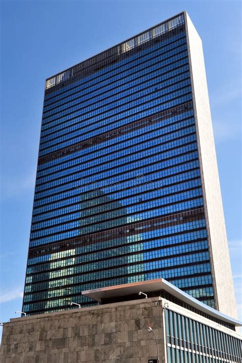 United Nations Headquarters Editorial Stock Image - Image of bronze ...